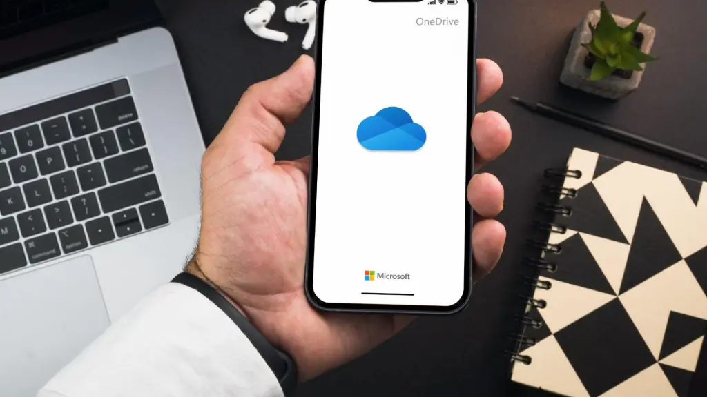 celular exibindo a tela do OneDrive