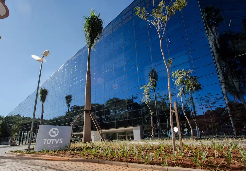 CEO da Totvs, Dennis Herszkowicz, fala sobre estratégia de expansão e resultados financeiros.