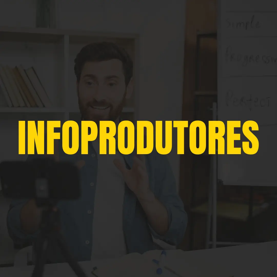 Produtor digital acompanhando performance de página