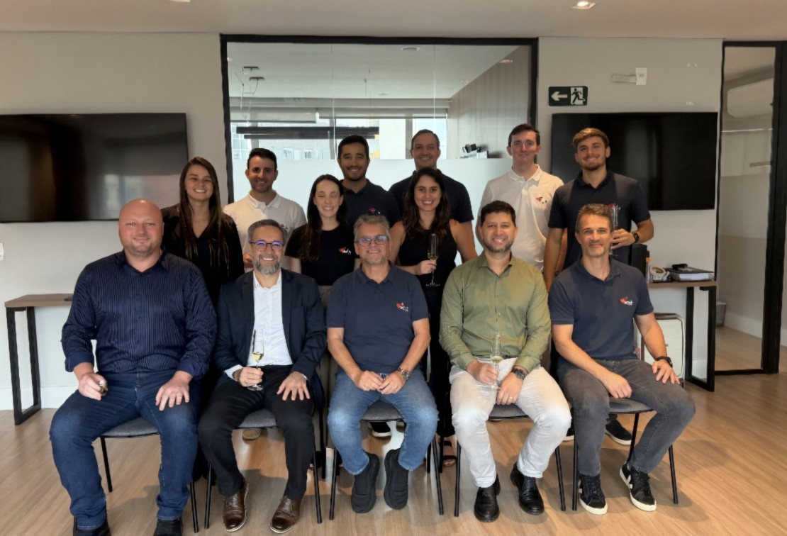 constellation software adquire mais três