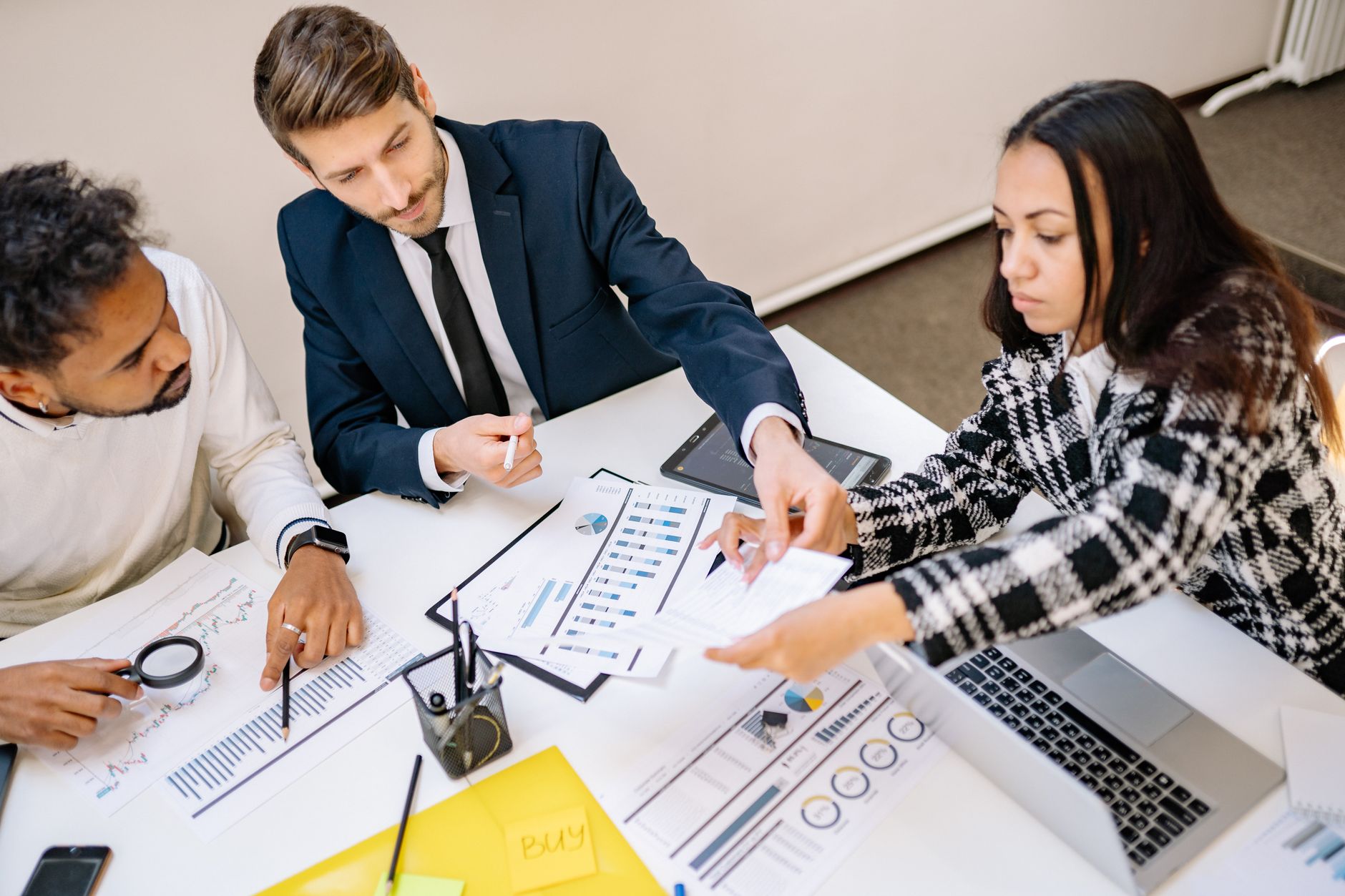como medir a eficácia de anúncios pagos B2B