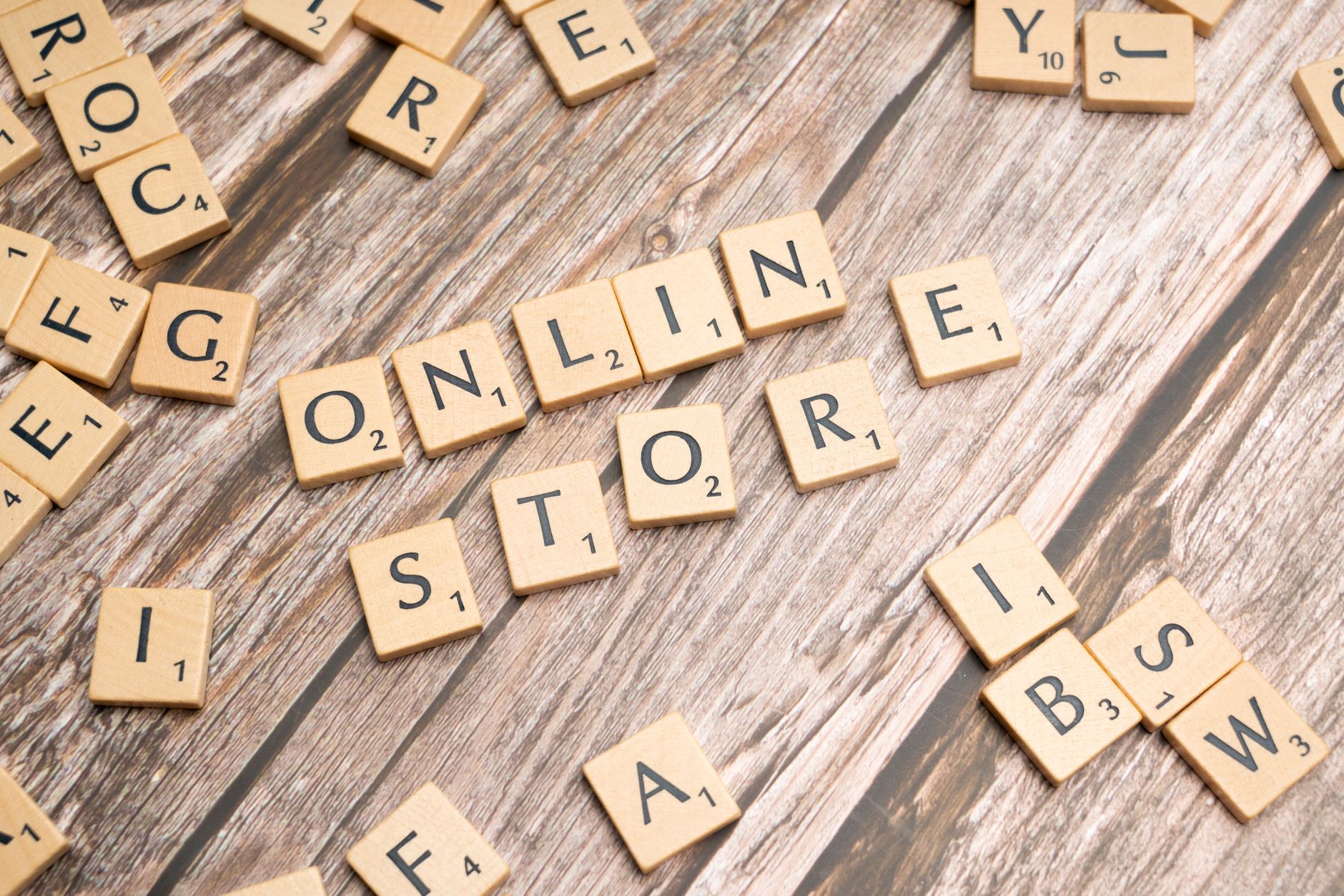 diferença entre conteúdo informativo e promocional