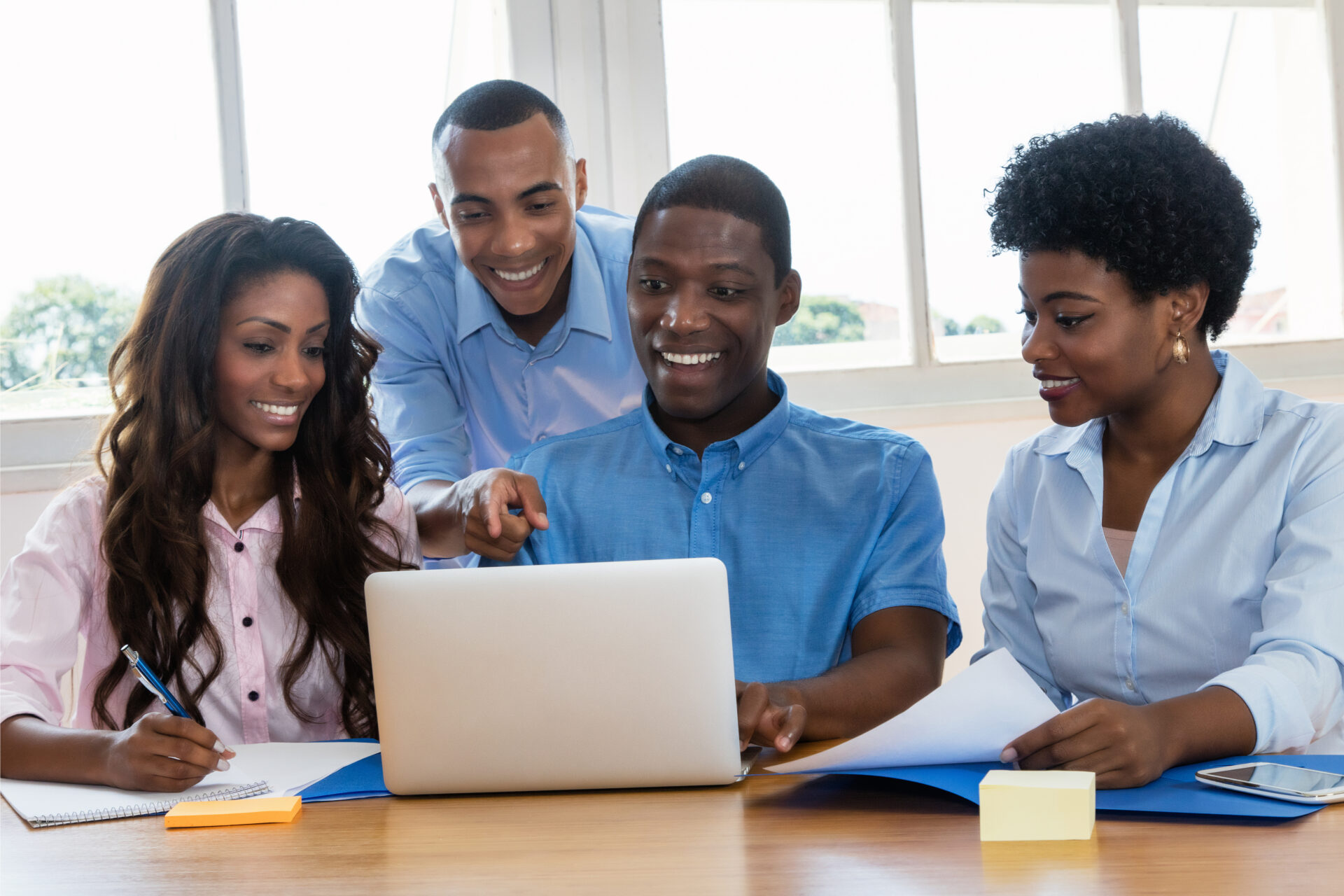 empresas tecnologia abrem programas trainee
