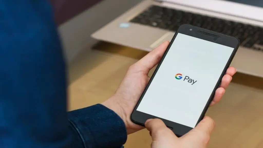 Tela do Google Pay no celular com a opção de PIX por Aproximação